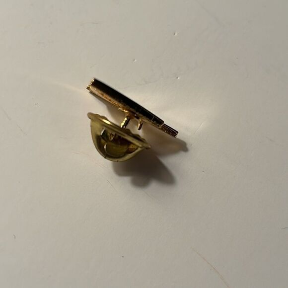 Vintage gold tone sailboat pin with wave - Picture 2 of 4